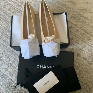 Chanel Lambskin Ballerina Beige Black Flats
